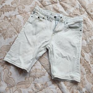 Pull and Bear EU 40 Slim Jean Shorts light blue washed denim